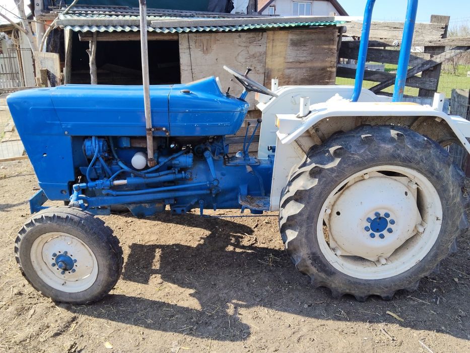 Vând tractor Ford 50 CP