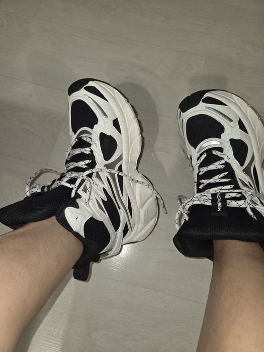 Високи маратонки made by society