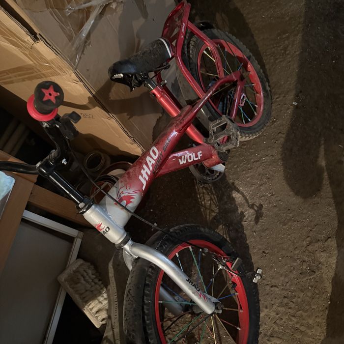 Детский велосипед красный