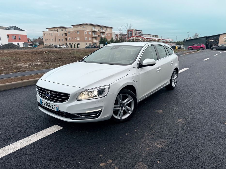 Volvo V60 2.0 Diesel 288 Cai D5 Automatic 4x4 Plug-in Hybrid