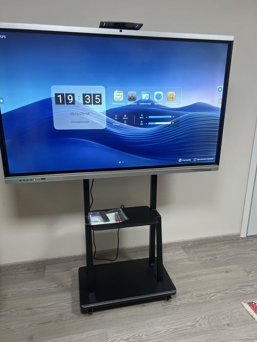 Интерактивная панель 98 диагональ