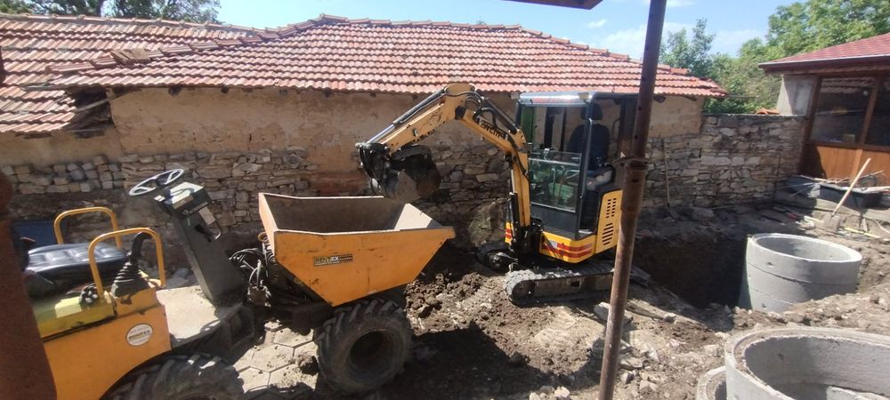 Услуги с Мини Багер; Мини Челен Товарач {Фадрома; Бобкат} и Самосвал