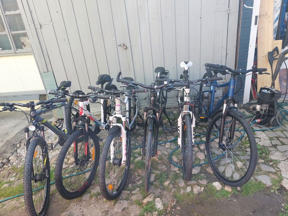 Vând biciclete de barbati și dama
