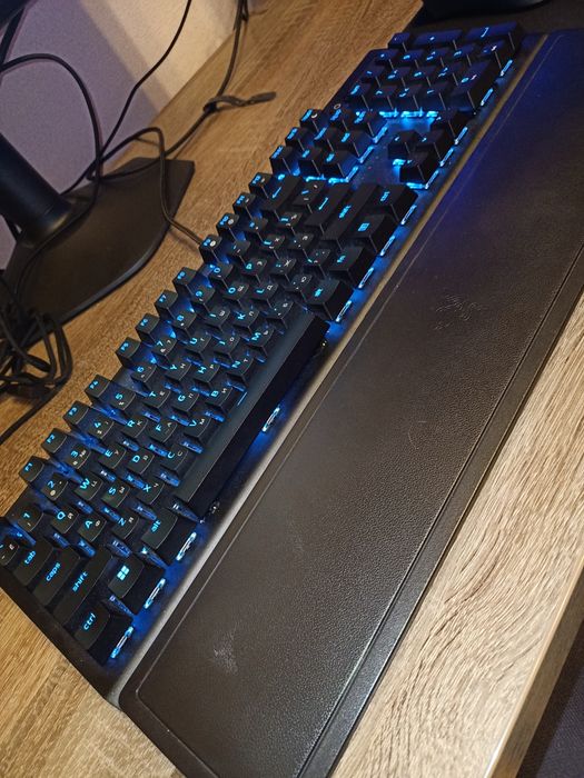 Продам клавиатуру razer blackwidow v3 yellow switch