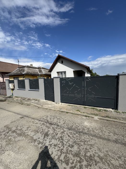 Confectionam garduri porti si balustrade din Alubond!
