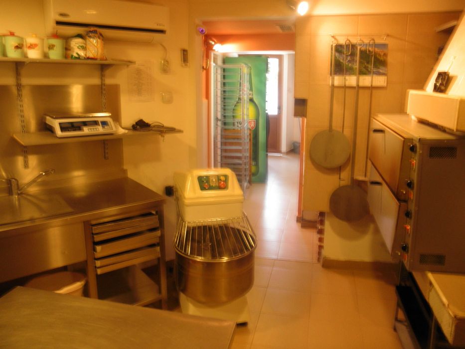 Дава се под наем Магазин в Банско - 40 кв.м за 765 € - Снимка #2