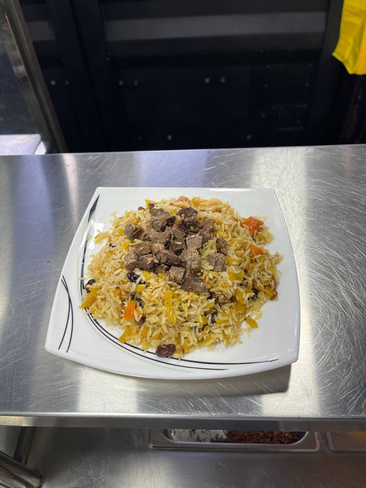 Янги Лидер мехмонхонаси Дустлик метро ёнида халол ва покиза инсонларга