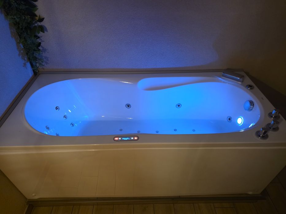 Jacuzii/Cadă hidromasaj 170×75 Wellis