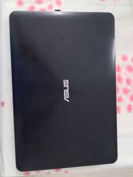 Laptop ASUS 8 gb RAM ,grafica 2 GB , stocare 932 GB