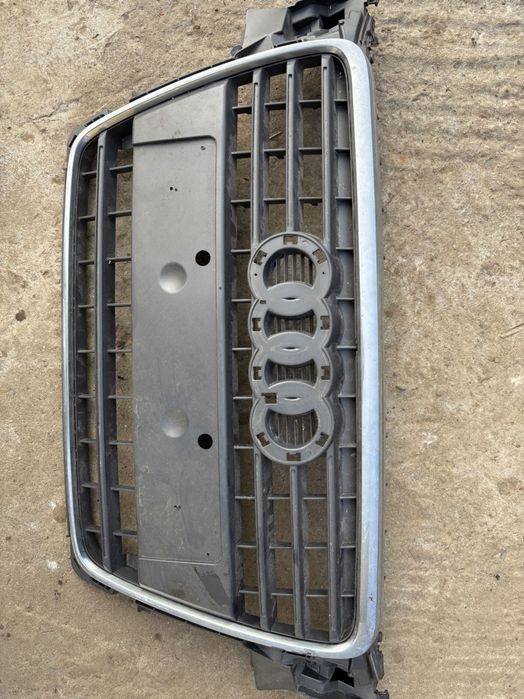 Bară  și grilă audii a4 b8