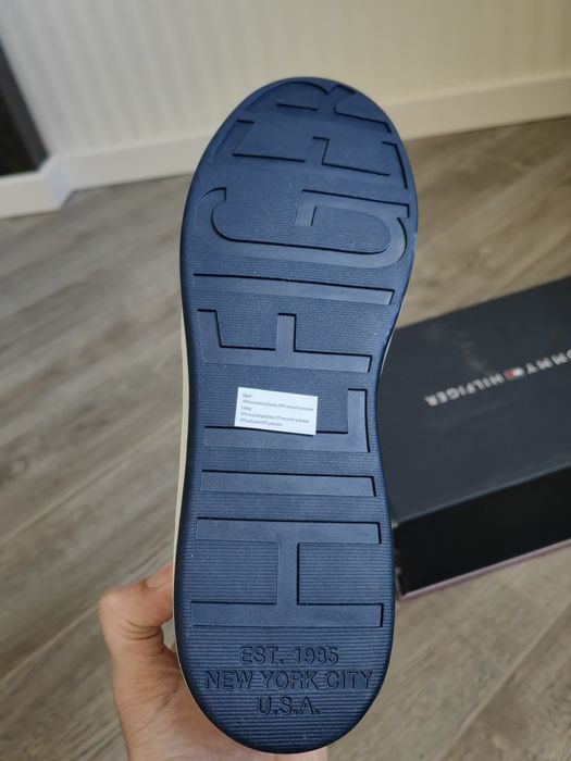 Кроссовки Tommy hilfiger