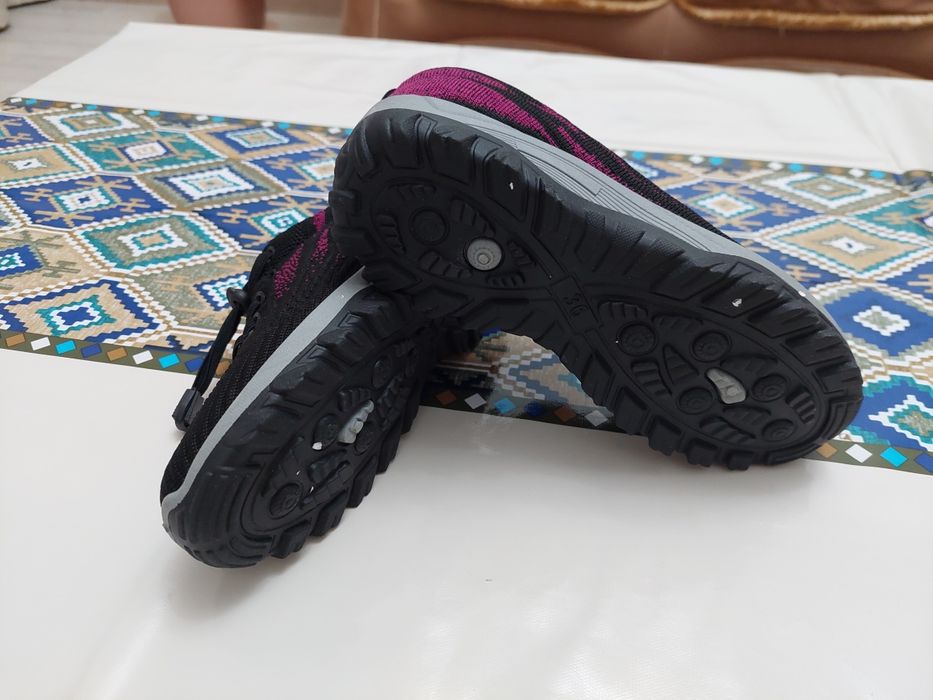 КРАССОВКИ,36размер