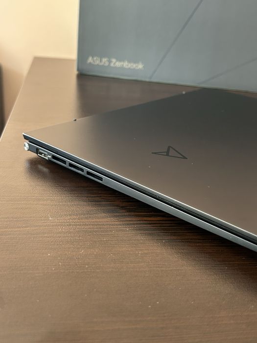 Лаптоп Asus Zenbook OLED