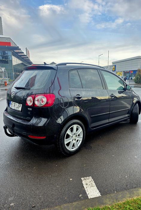 Vand Golf 6 plus 2.0 tdi parchează singura/ senzori parcare/