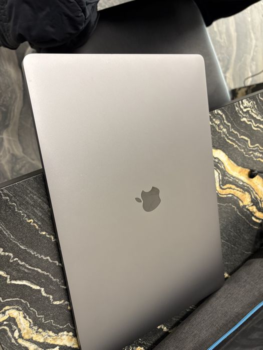makbook pro 16./512g core i9