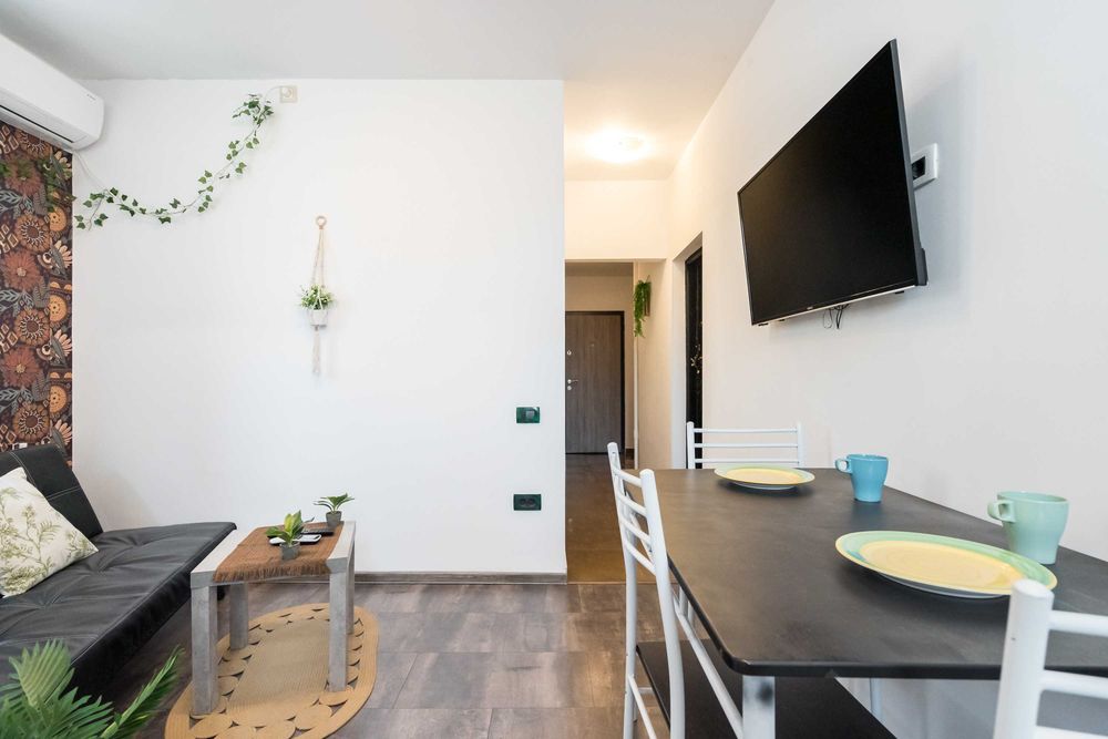 2 Rooms | 5 Minutes walk to Unirii Metro | Landlord