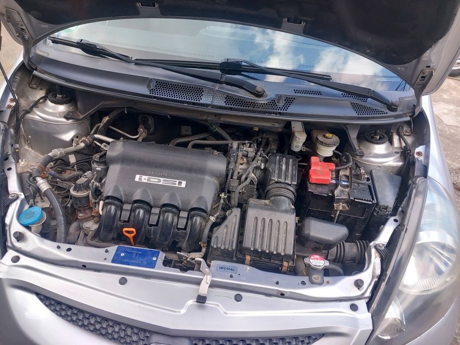 Хонда Джаз
Нов внос от Германия.
2006г
Бензин 1,4.
Климатик, сензор за