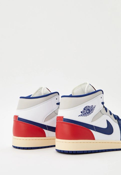 Кроссовки Jordan 1 Mid