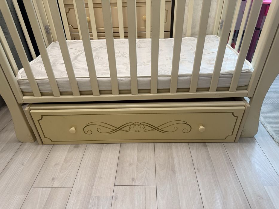 Детская кроватка