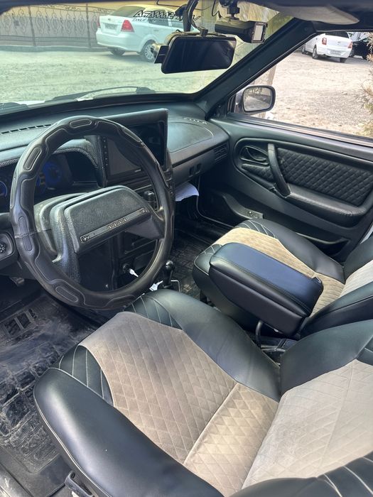 Сотилади нархи 2000 $. Самара (Седан 21099)