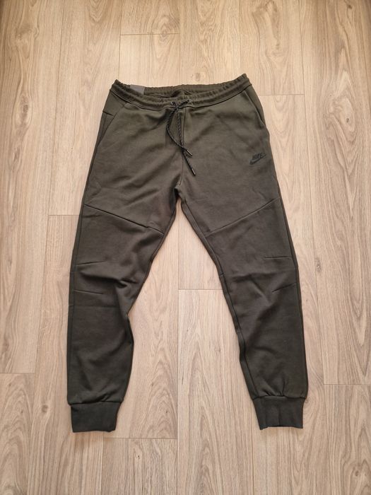 Страхотно мъжко спортно долнище NIKE размер S M L XL