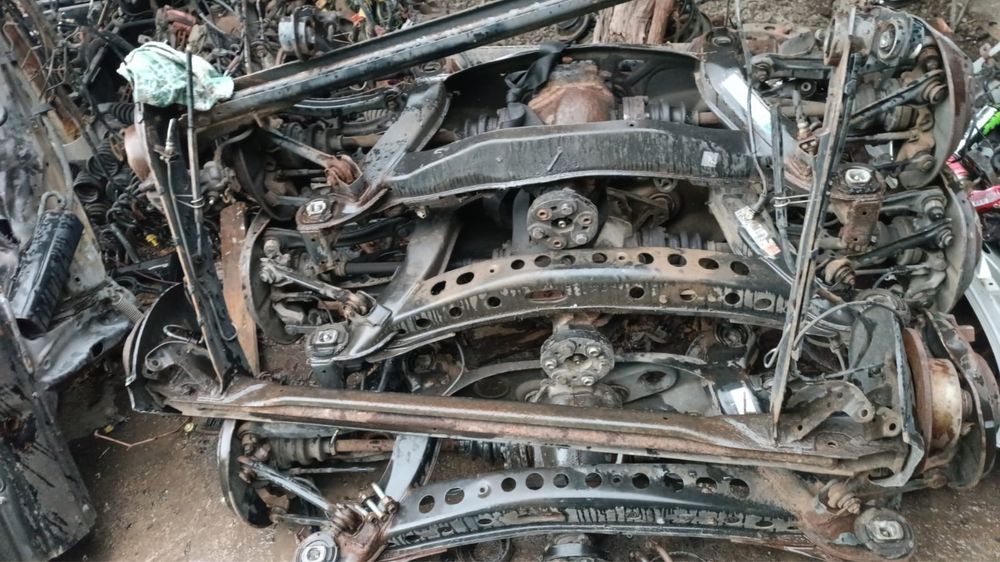 Балка залняя ауди а6с4