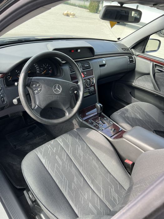 MERCEDES-BENZ E-Class 2002 — imagine 3