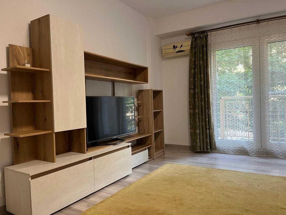 Proprietar, închiriez garsonieră, bd. Burebista, 42mp