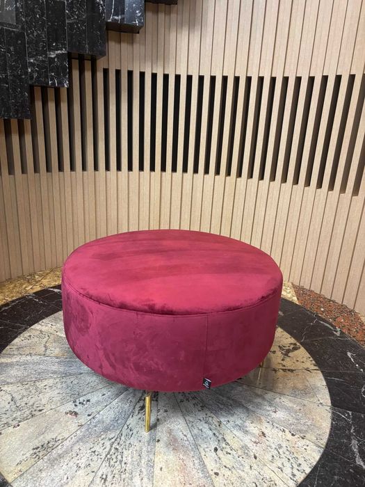 Vand :canapea+ taburet  rotund catifea