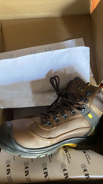 Спецботинка 44 размер.