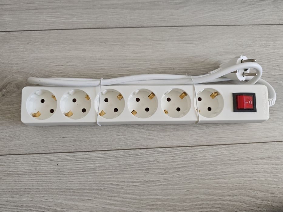 Set 2 Prelungitoare OPAL – 6 Prize cu Întrerupător – 1.5m – Noi/Sigilate