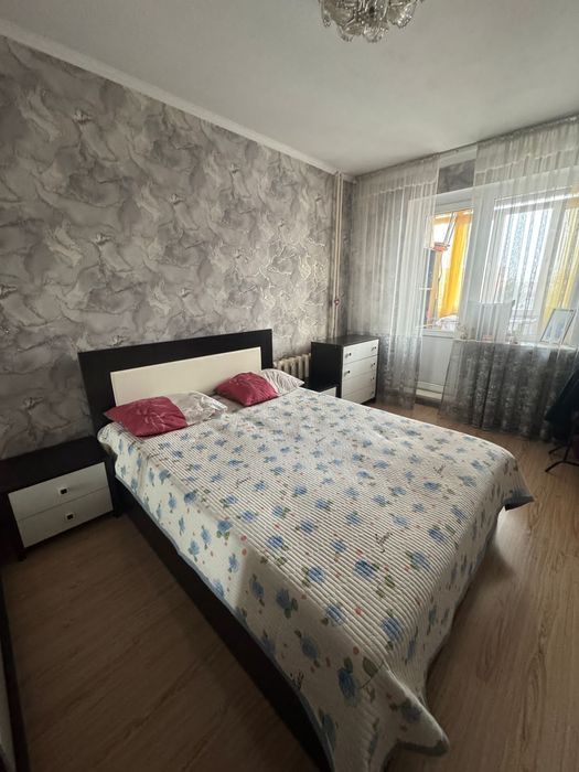 Продам спальный гарнитур