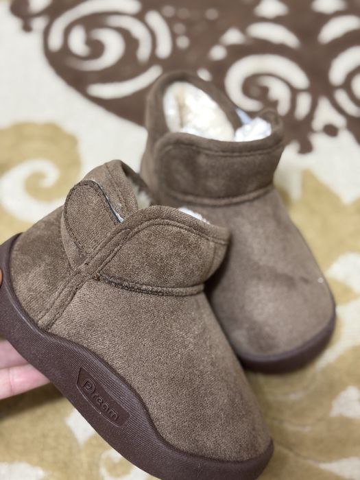 продается новые угги 23рр