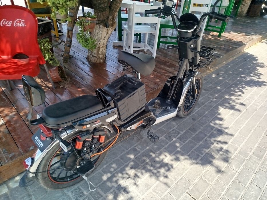 Moped-Skuter 2025yil