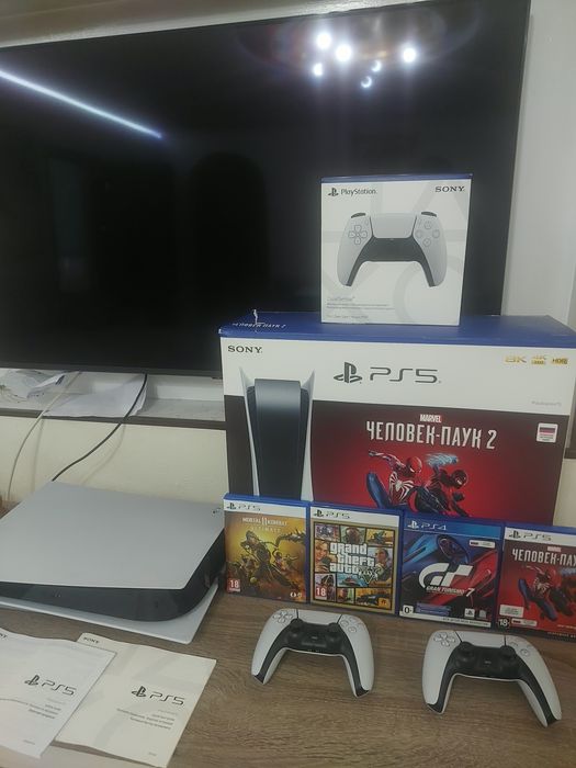Продам плейстейшен сони 5 два джостика 4 диска игры в подарок