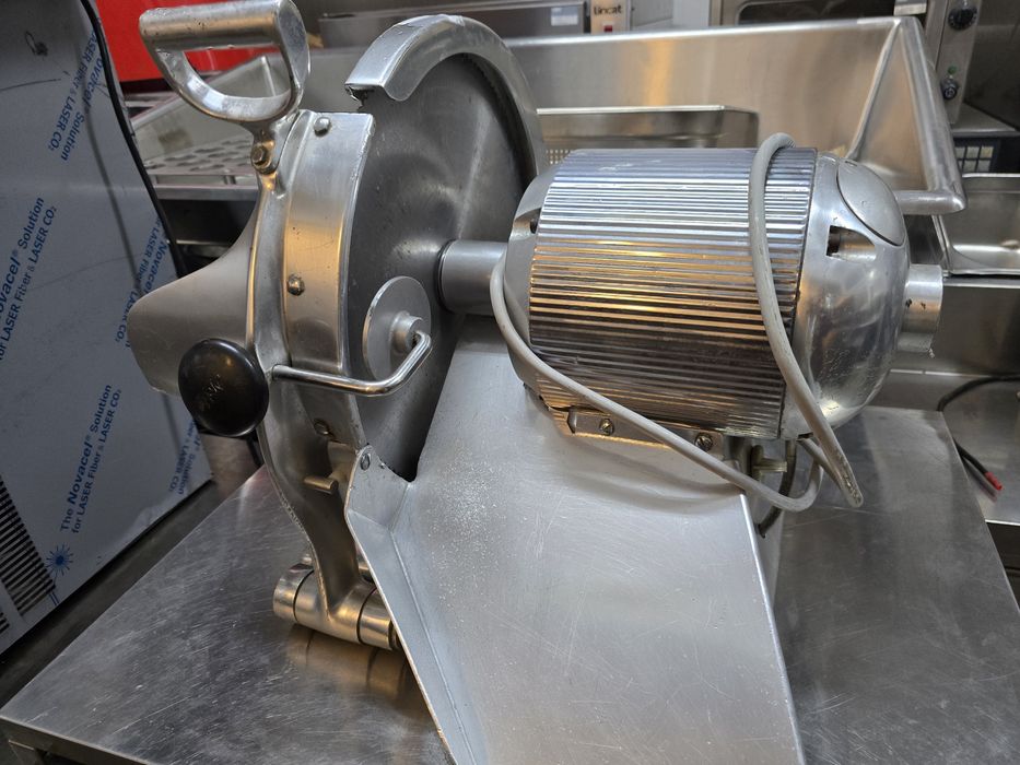 Цирколяр за кости 2200лв