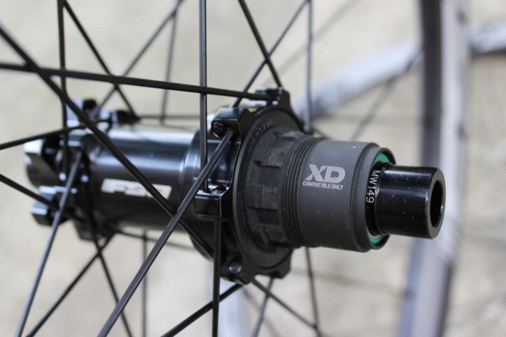 FSA E-MTB I29 Mullet - roti Enduro - Boost Carbon set roti Sram XD