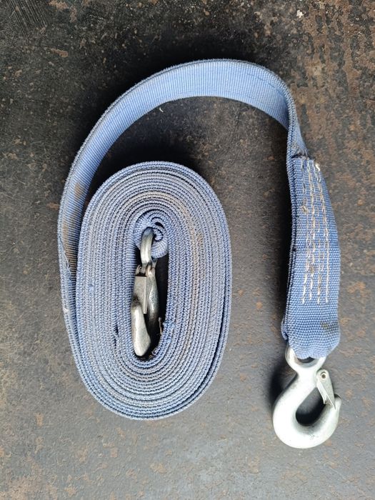 Буксировочный трос 4 метра.