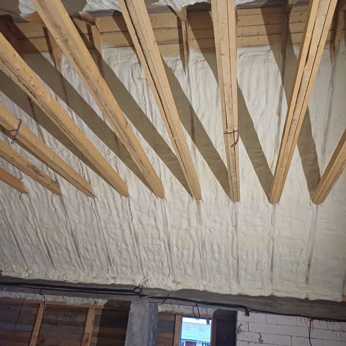 Izolații Izolație spuma poliuretanica termica si fonica. Gratuit