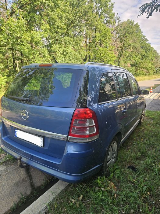 Vand/Dezmembrez Opel Zafira B