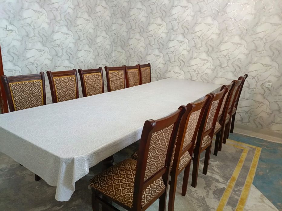Стол и стулья продам