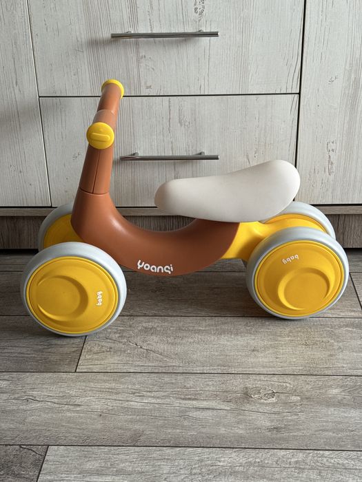 Продам детский беговел новый