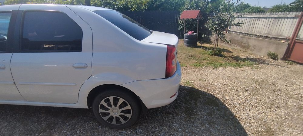 Dacia Logan 1.2 benzina an 2011