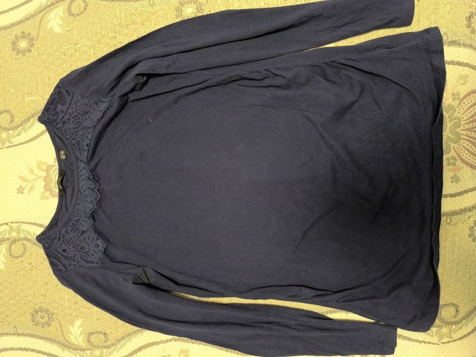 Дънки и блуза за бременни