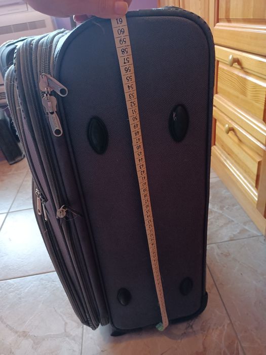Продавам голям куфар