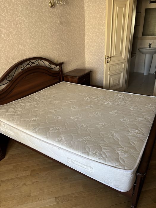 Матрас 2х1,8 в хорошем состоянии