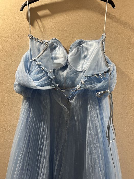 Светлосиня рокля