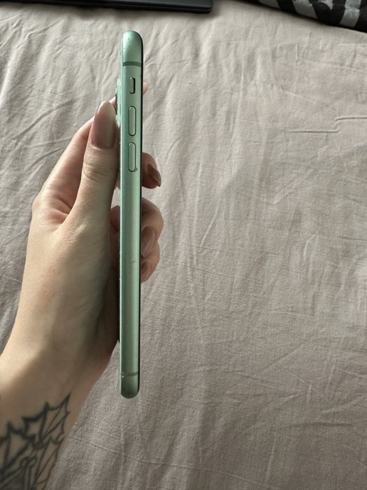 Продам iPhone 11 бирюзовый 64гб