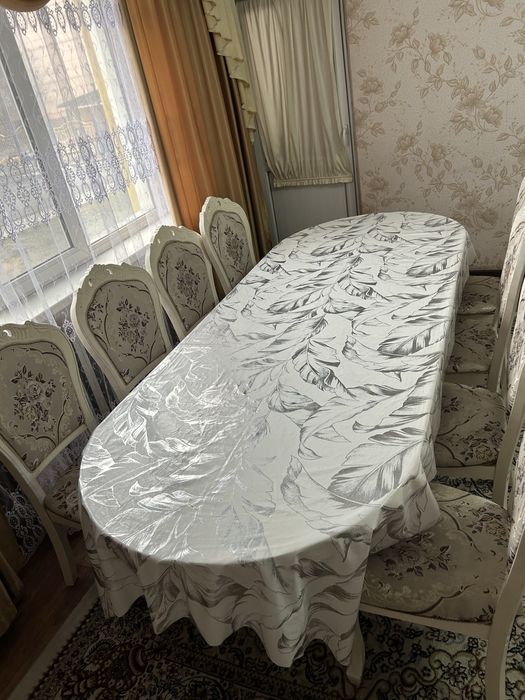 Стол для гостиной на 10 персон