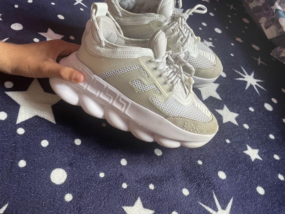 Versace chain reaction